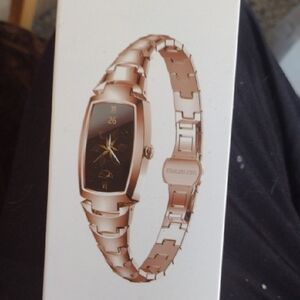 Rose Gold (Silver) Ladies Smartwatch NWT